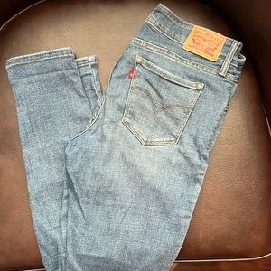 Levi 711 Skinny Jean